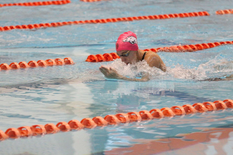 Razorbacks Topple Jayhawks - Vimarsana News