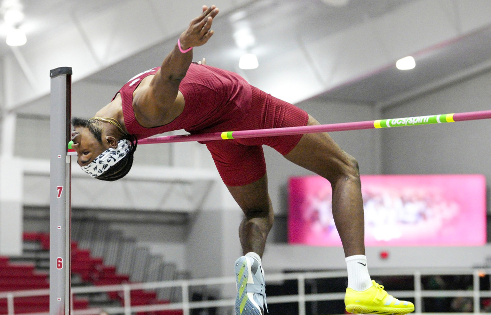 Razorbacks move to No. 4 in national ratings - Vimarsana News