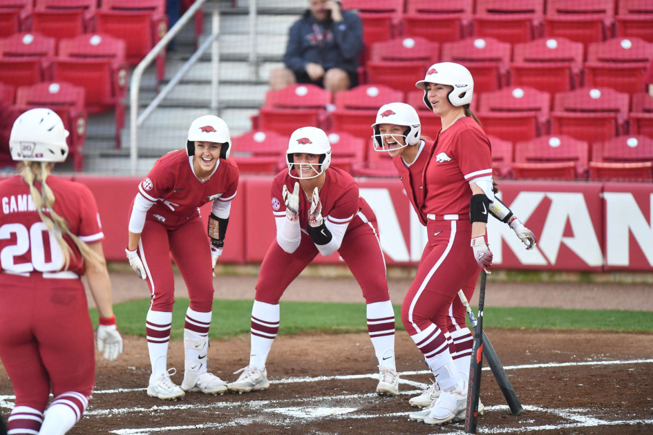 Arkansas Blanks Illinois State in Home Opener - Vimarsana News
