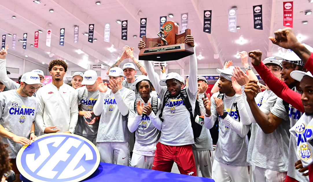 No. 2 Razorbacks lead entries for NCAA Indoor with 15 in 10 events - Vimarsana News