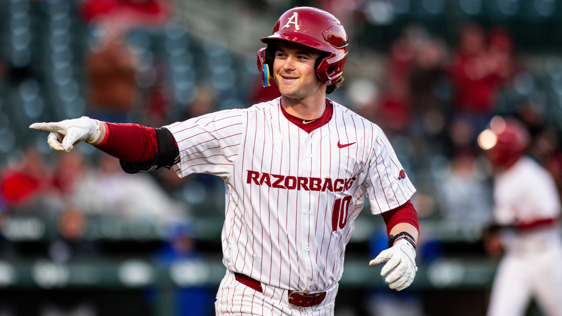 Hogs Corral Cowboys to Clinch 30th Consecutive Non-Conference Home Weekend Series - Vimarsana News