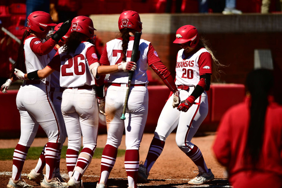 Herron, Hogs Explode to 9-0 Win Over Northern Iowa in Razorback Rumble Finale - Vimarsana News