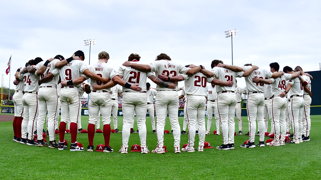 #1 Arkansas Hosts SEC Western Division Foe Ole Miss in Weekend Series - Vimarsana News