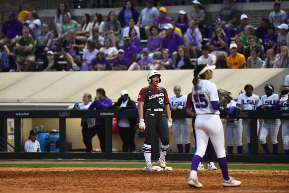 Gammill's Go-Ahead Single in Seventh Lifts No. 13 Arkansas Over No. 7 LSU - Vimarsana News