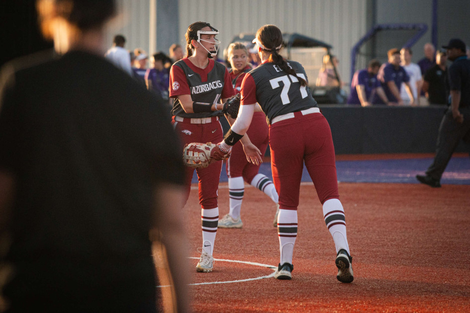 Herron Twirls 2-Hit Shutout, Arkansas Run-Rules Central Arkansas - Vimarsana News