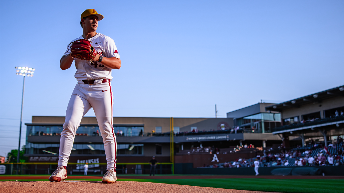 Wood Sharp in First Career Start; Hogs Clinch Fifth 30-Win Season at Baum-Walker Stadium - Vimarsana News