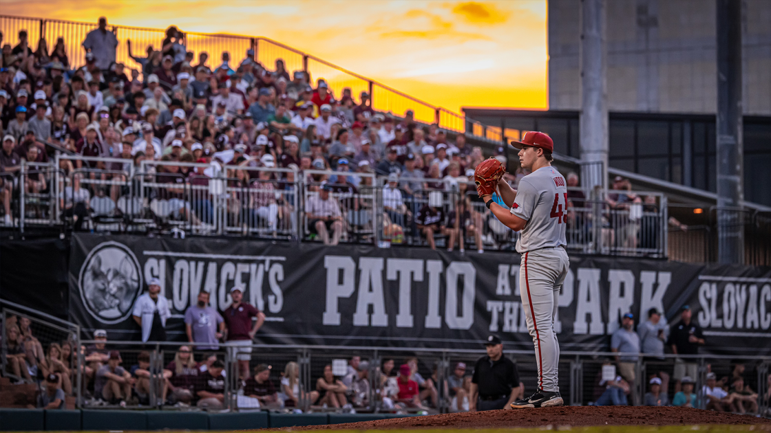 #3 Arkansas Clinches SEC Western Division Title with Win over #5 Texas A&M - Vimarsana News