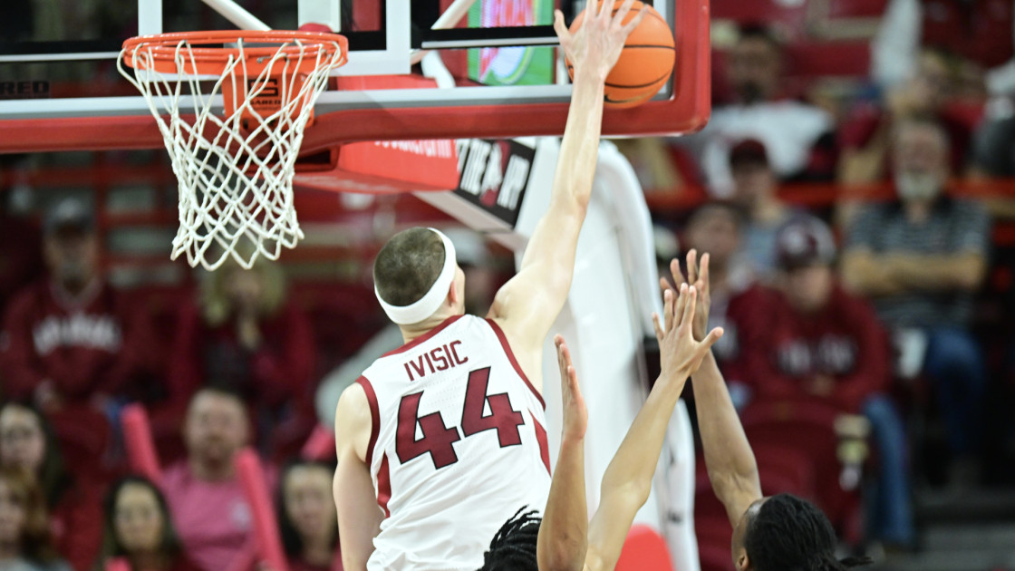 #18 Arkansas Gets Hot From Deep to Defeat Troy