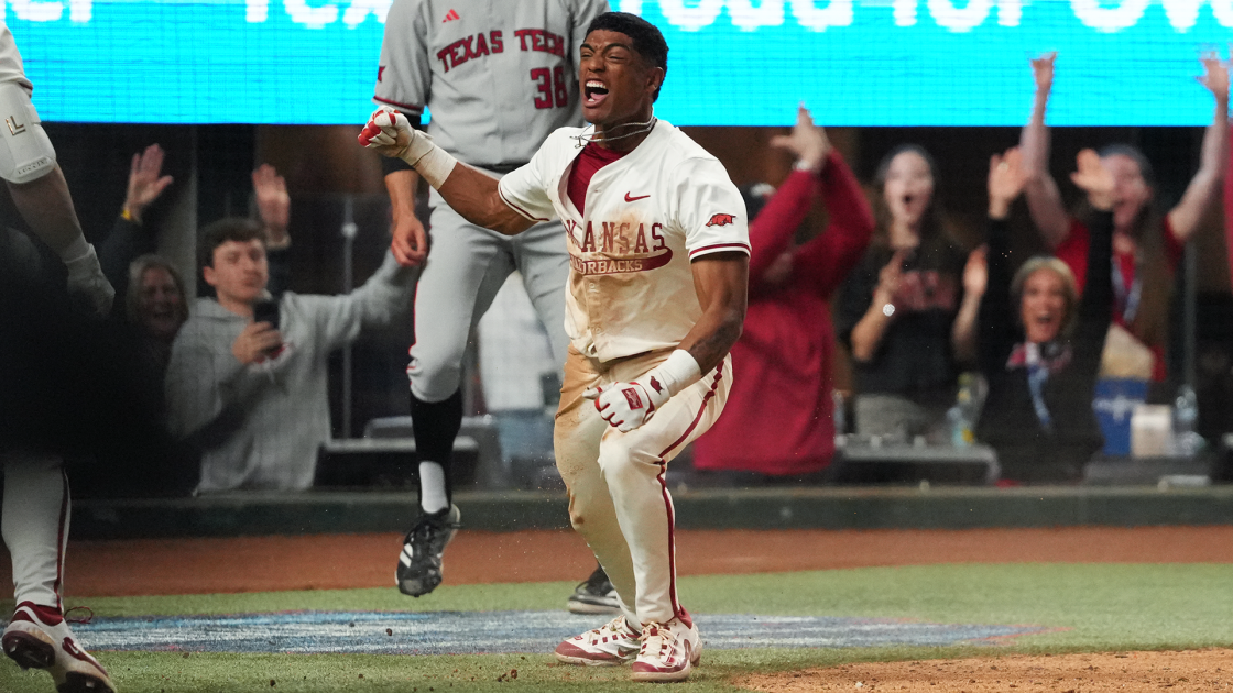 Arkansas Razorbacks Win 5-4 in Extra Innings Against Texas Tech