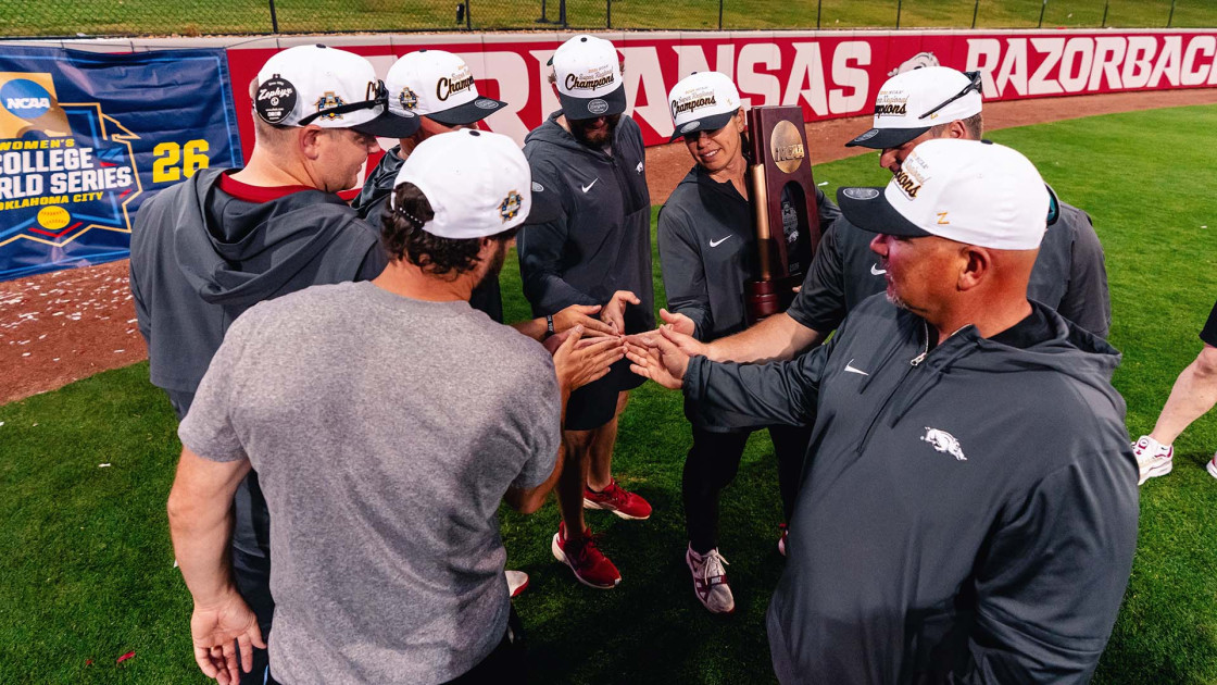 Arkansas Softball Coaching Staff Named ATEC/NFCA Central Region Champs
