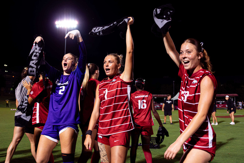 PHOTOS: HOGS SOCCER VS. LONGHORNS