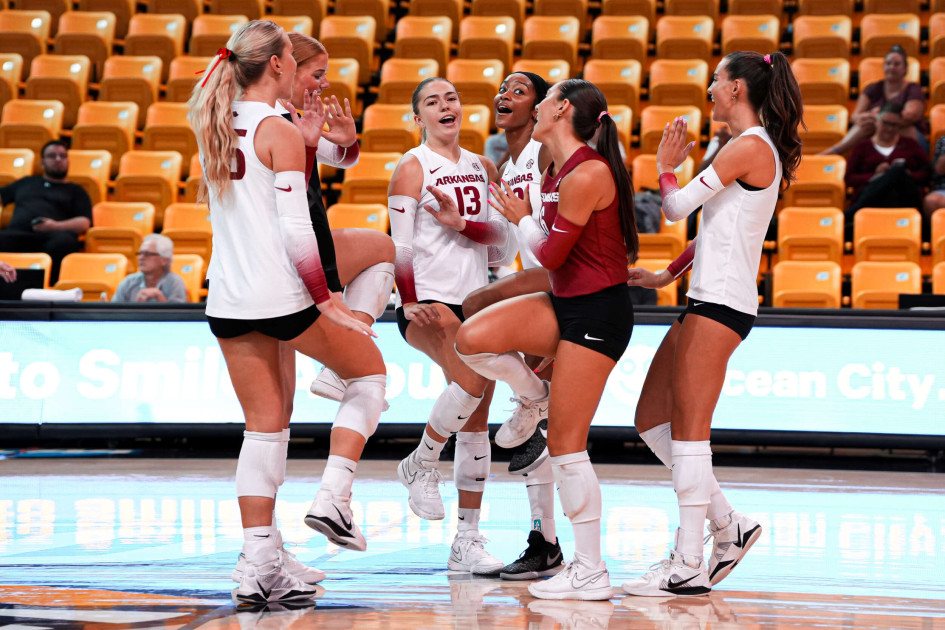 Hogs Finish Weekend with 3-1 Victory Over Bison
