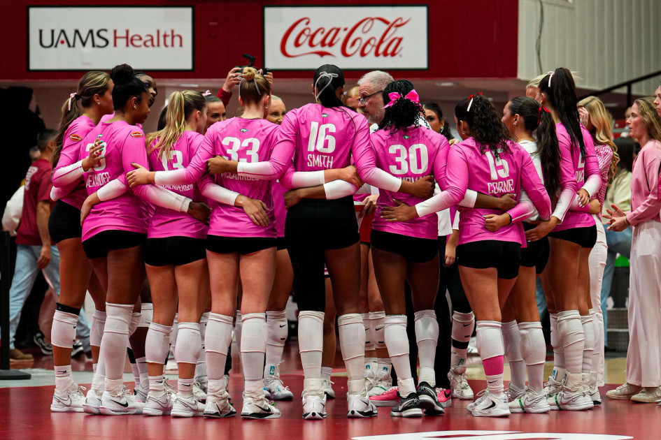 Hogs Swept by Cats in Tough Home Stretch Finale