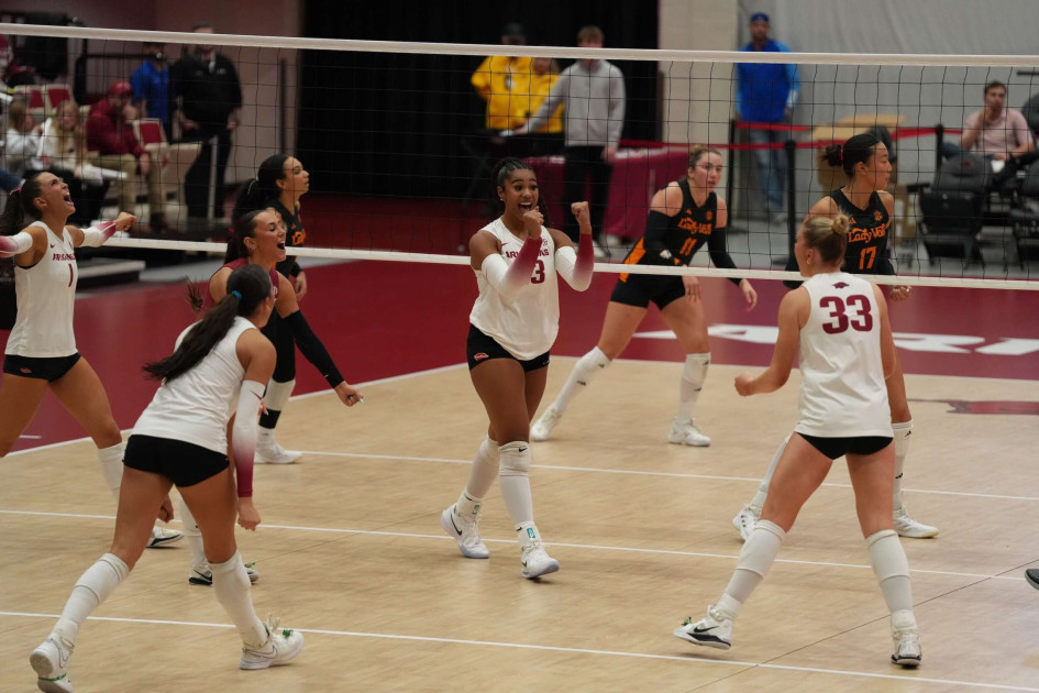 Arkansas Volleyball Faces Oklahoma, No. 4 Florida in SEC Weekend - BVM ...