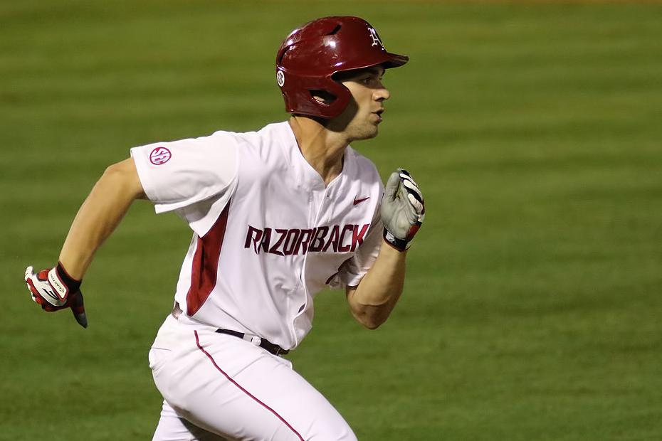 Hogs' Benintendi wins 2015 Golden Spikes