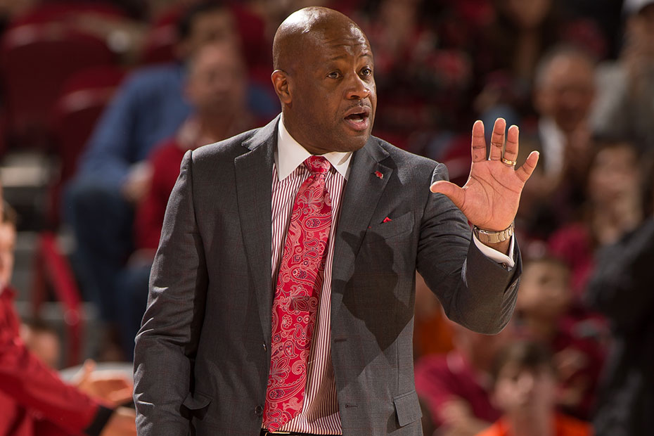 Men’s Basketball Shifts Duties in Coaching Staff Arkansas Razorbacks