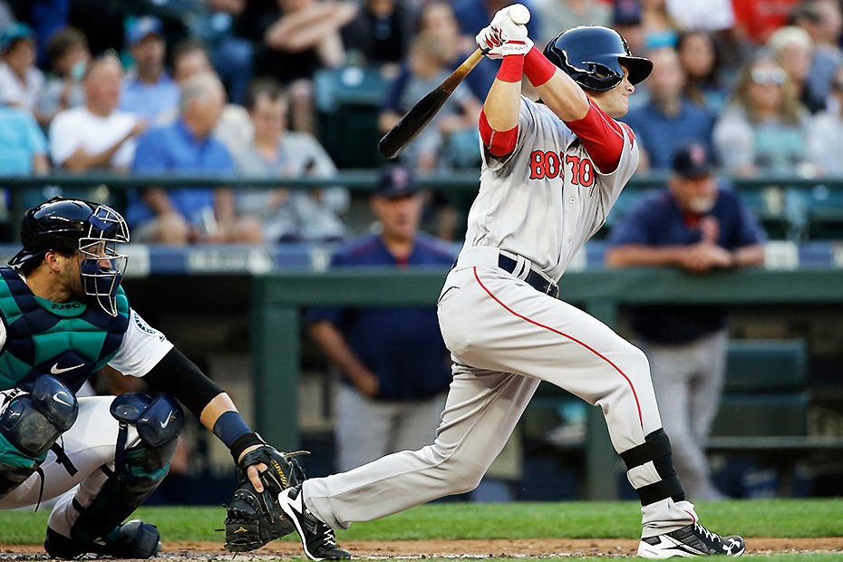 MLB: Red Sox OF Andrew Benintendi hits shortest home run of season