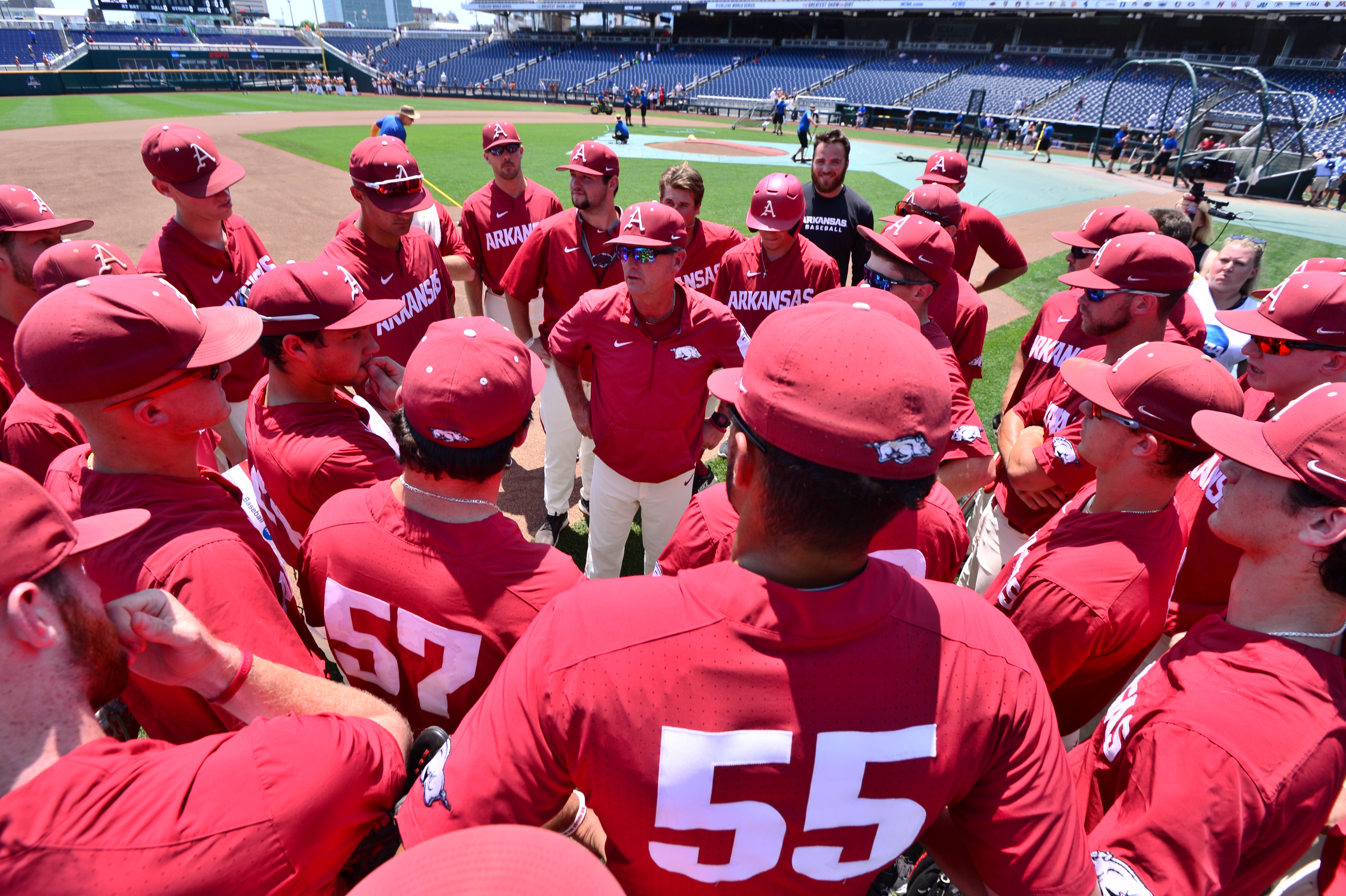 Razorbacks Beat Texas In Cws Opener Arkansas Razorbacks