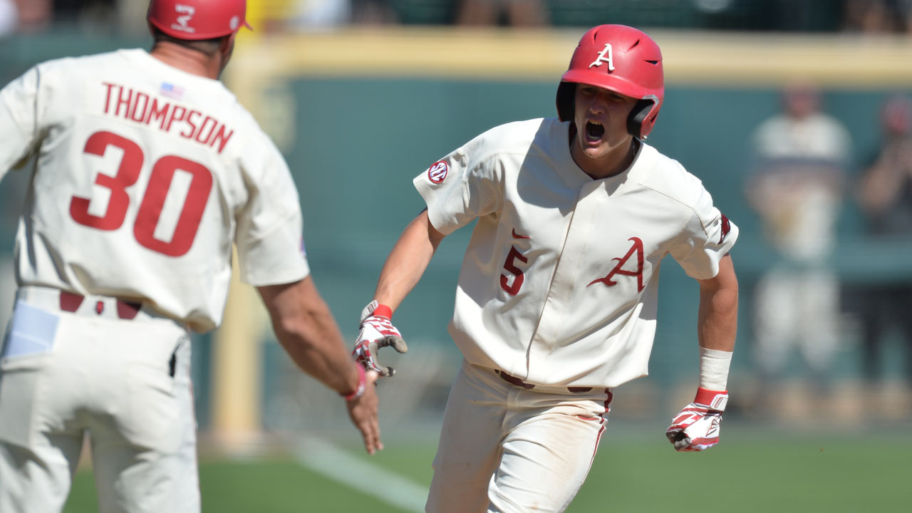 Tall catchers are rare in MLB, but Jacob Stallings makes it work