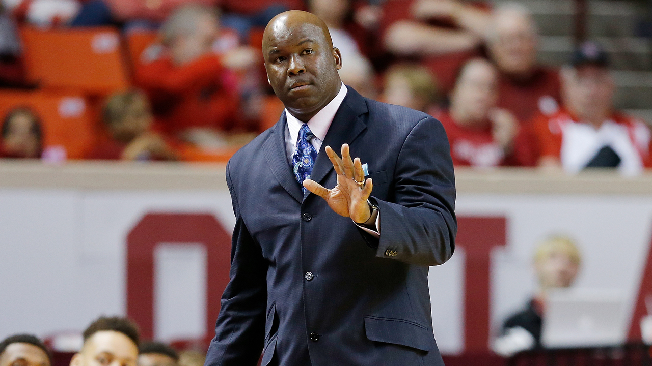 Arkansas Razorbacks Basketball Coaches: A Comprehensive Overview