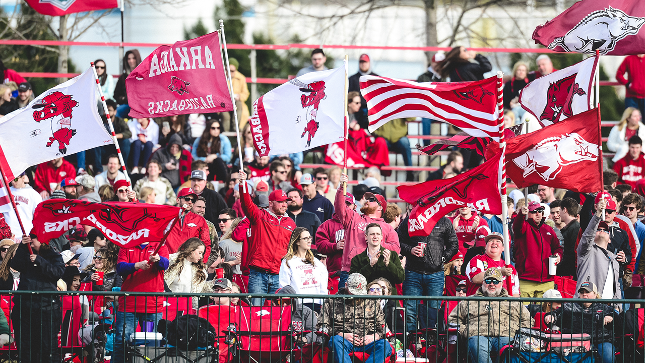 No. 7 Razorbacks Blank Gonzaga, 5-0