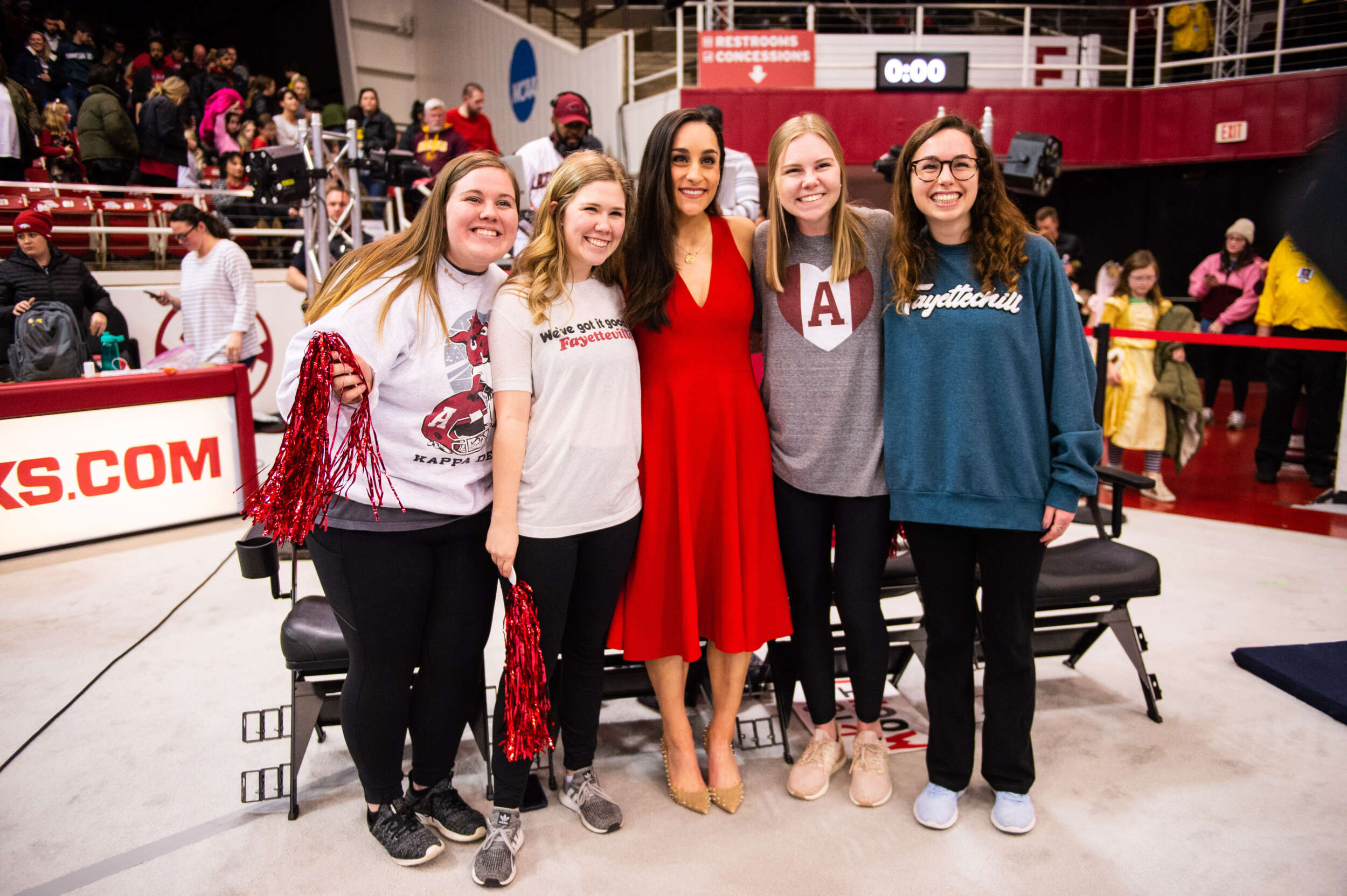 Mail Time with Jordyn Wieber | Arkansas Razorbacks