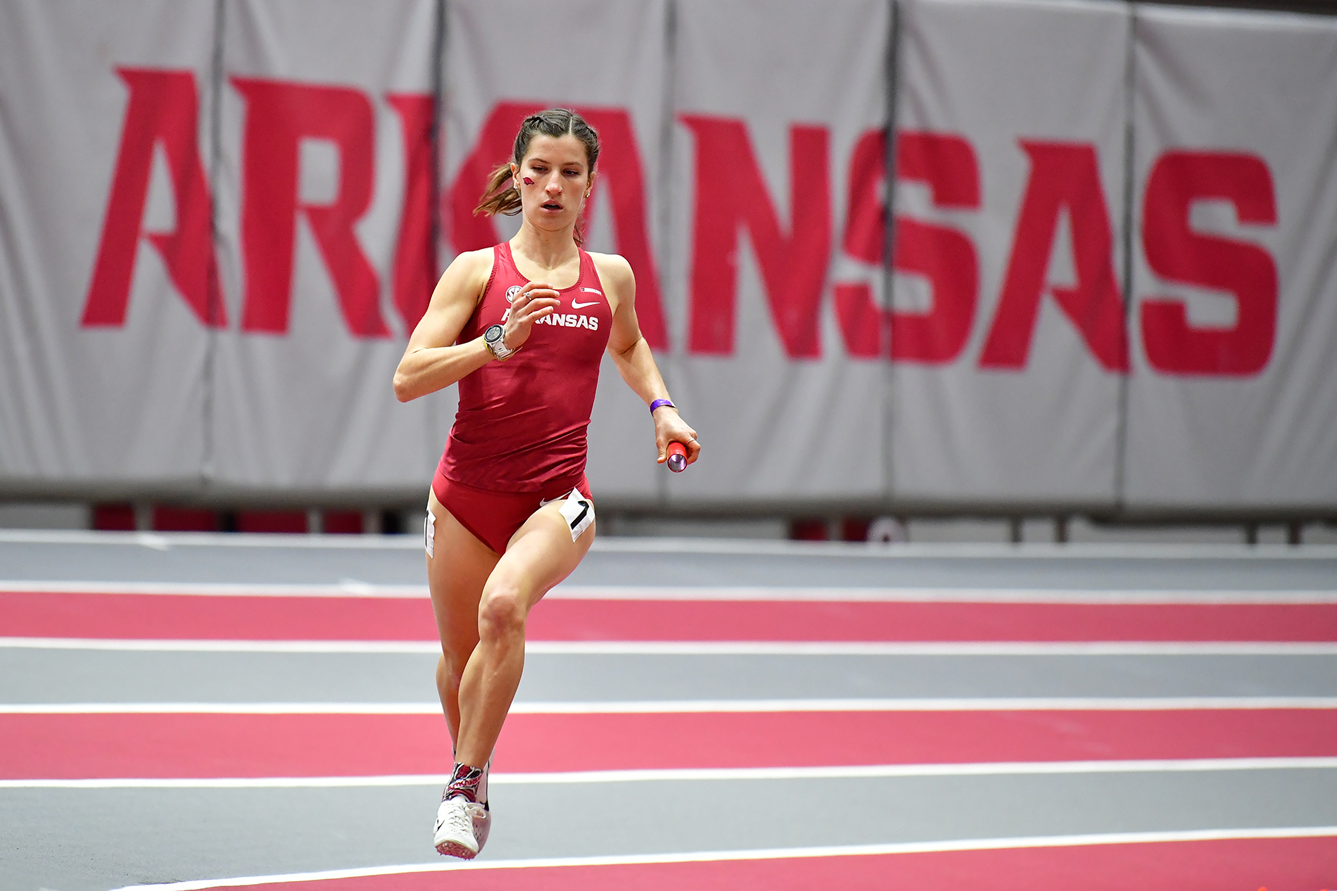 Krissy Gear breaks UA mile record as No. 1 Arkansas wins team title