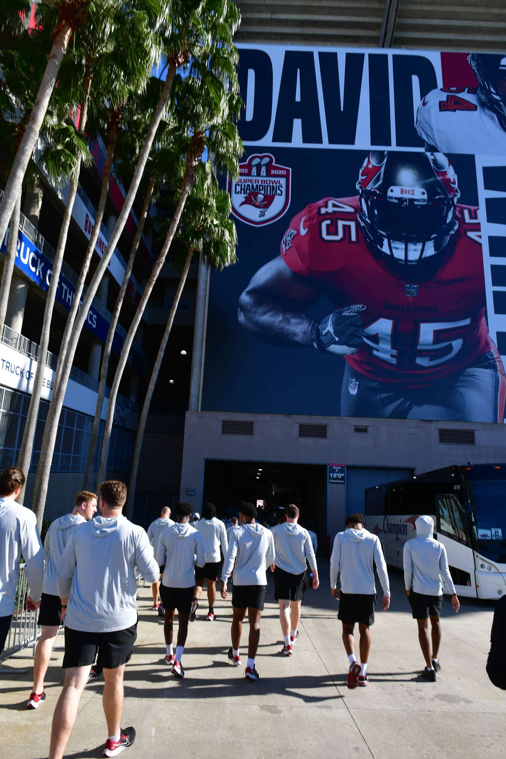 10 Tailgating Essentials for Raymond James Stadium