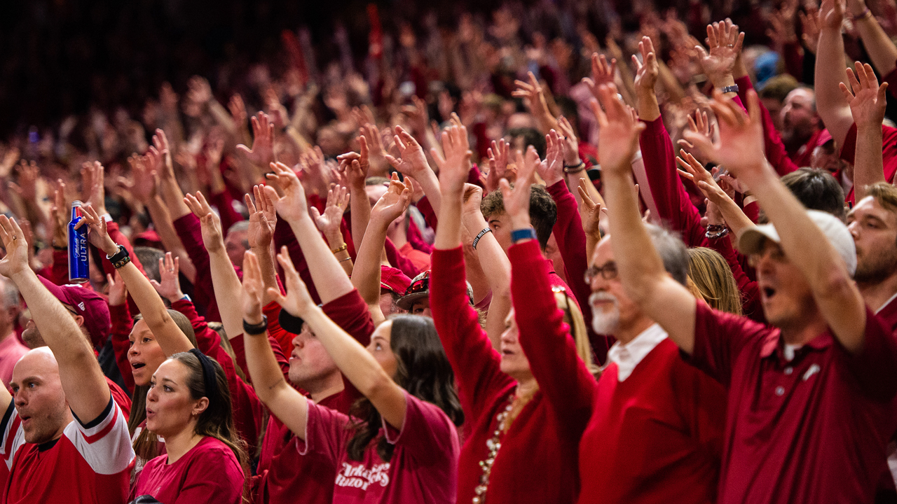 Arkansas rallies, then holds on to beat Auburn 75-73