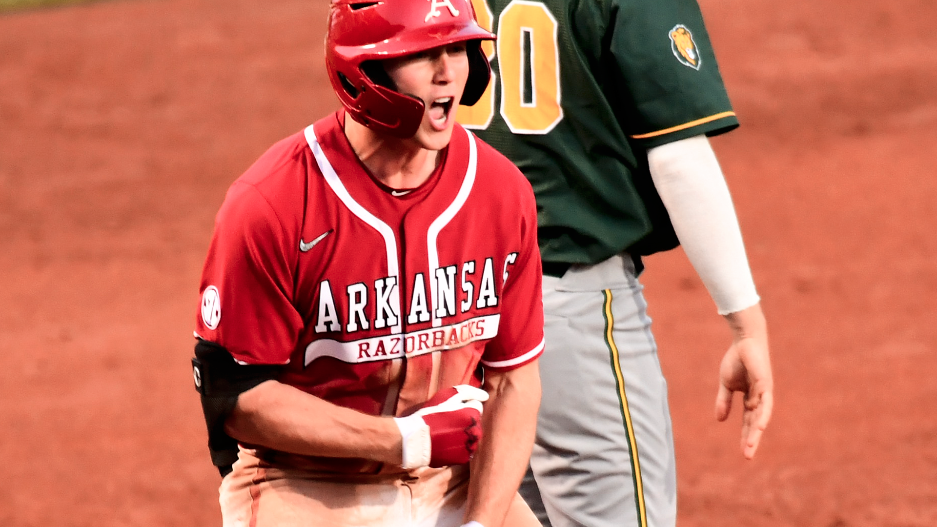 WholeHogSports - Razorbacks to play at Kauffman Stadium in 2022