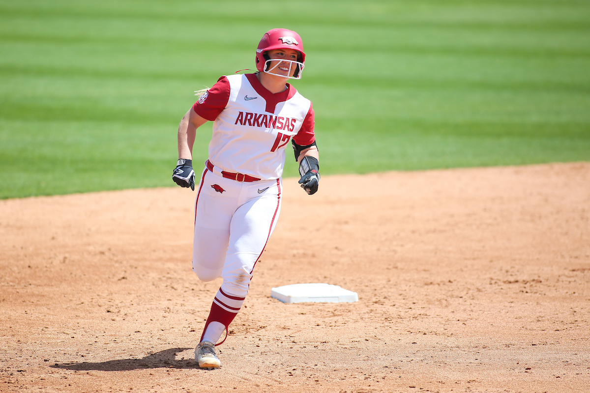 Georgia sweeps doubleheader to win series over No. 10 Kentucky