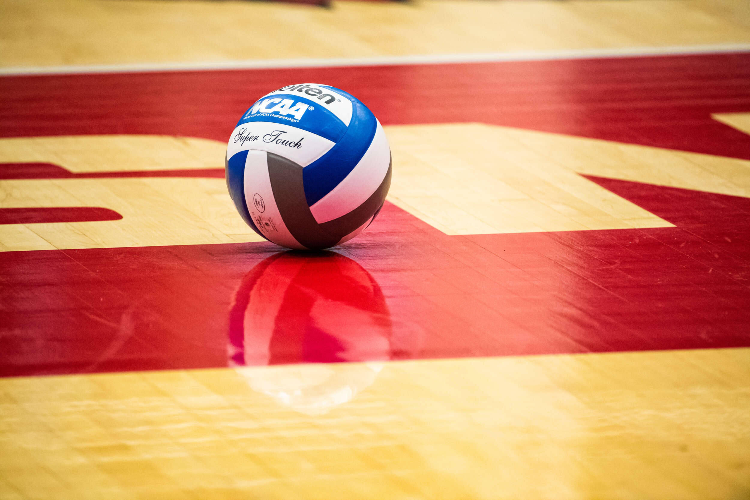 Volleyball Rides Momentum Past Missouri In Five Sets - Mississippi