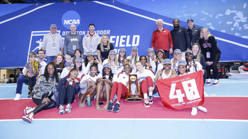 Arkansas wins NCAA Indoor Championship, breaks World Record in 4 x 400 relay