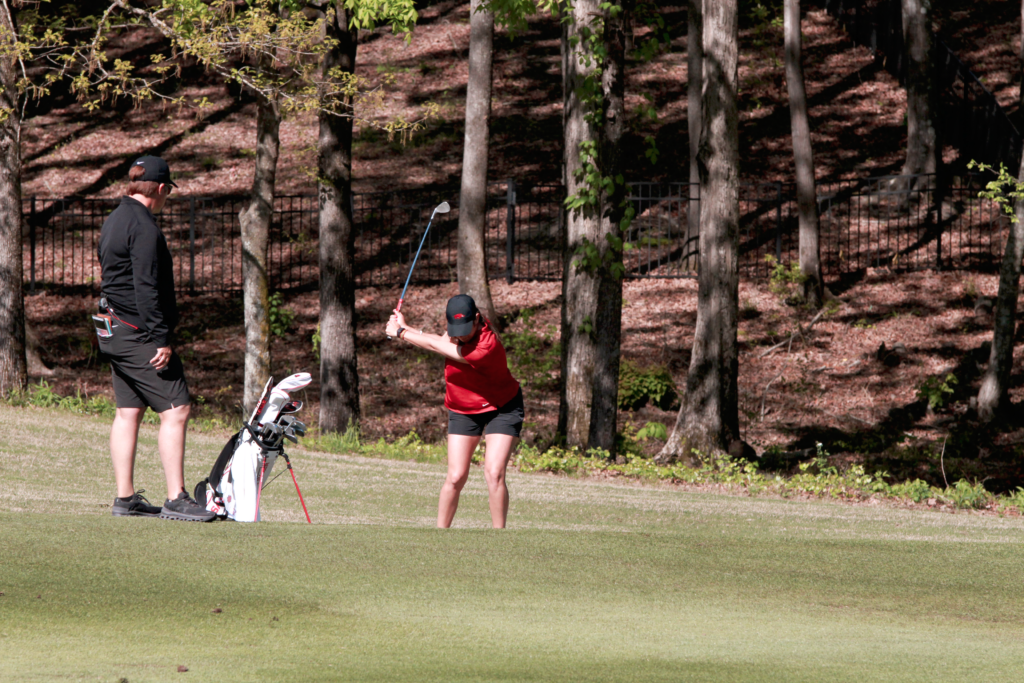Ayora Leads Hogs in First Round of SEC Championship