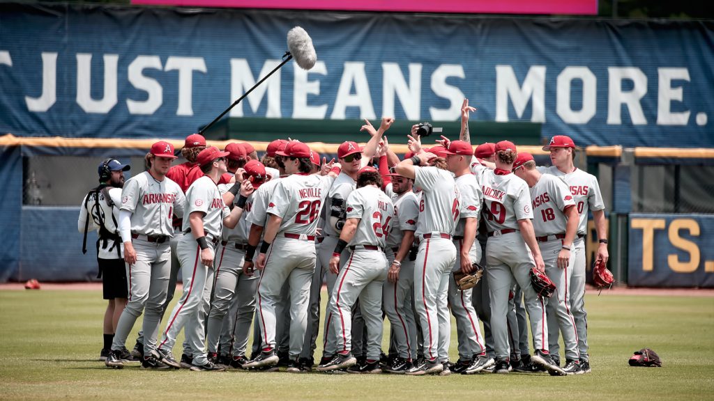 Late Rally Not Enough for Hogs in Hoover