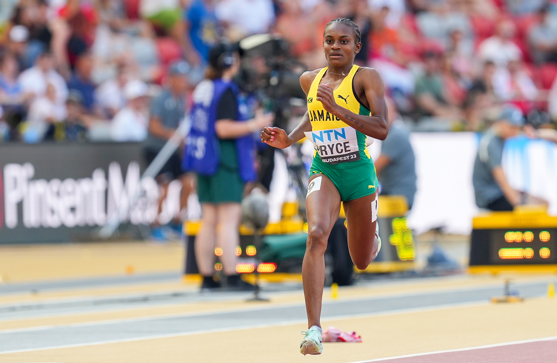 Nickisha Pryce wins 400m prelim to start World Championship journey