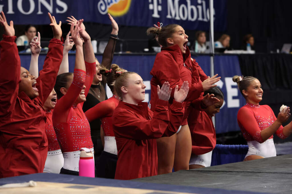 Gymbacks Set New SEC Championships Team, Bars, and Beam Scores, Place Sixth