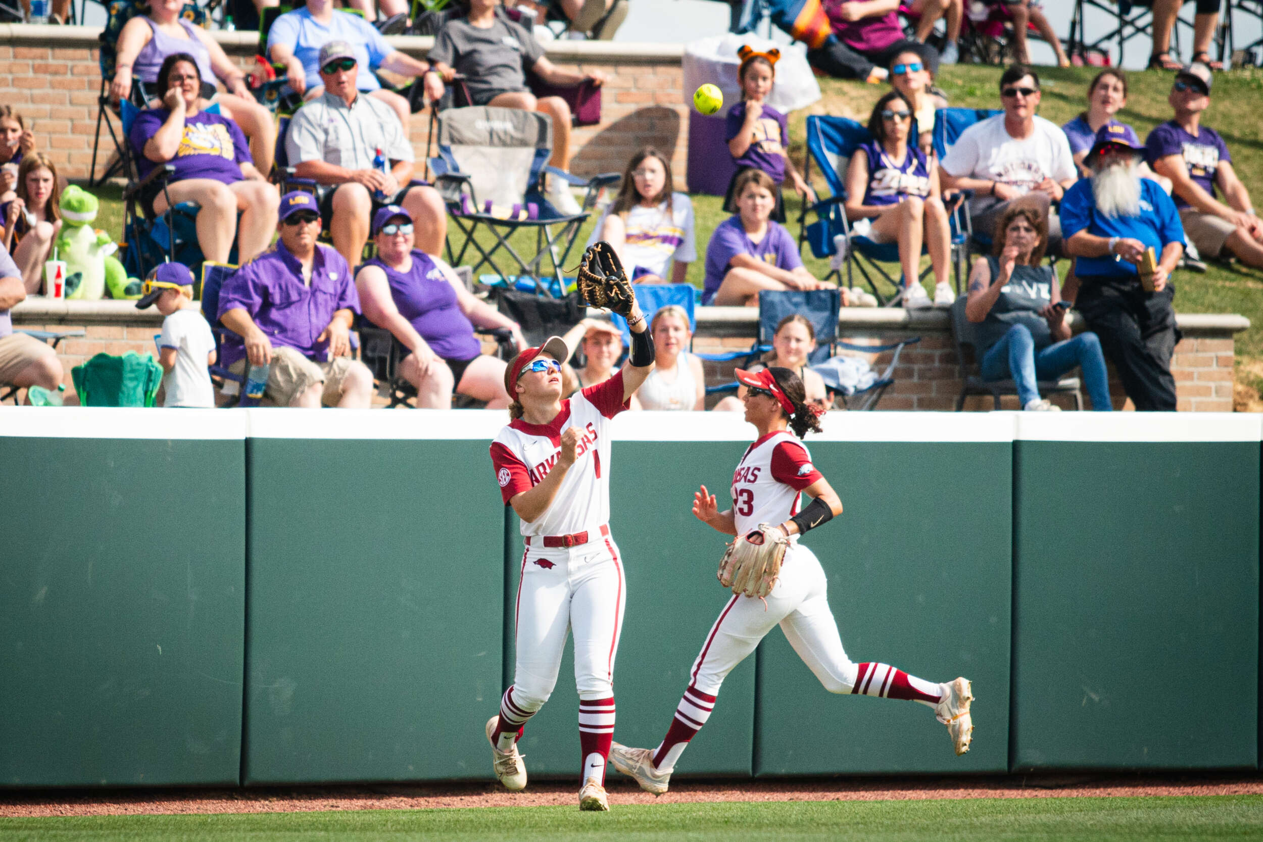 No. 13 Razorbacks Capitalize on Three-Run Third, Win Back-to-Back Series at No. 7 LSU for First Time in Program History