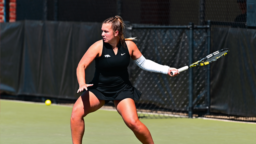 Hogs Take Doubles Point in Loss to No. 11 Texas A&M, 4-1