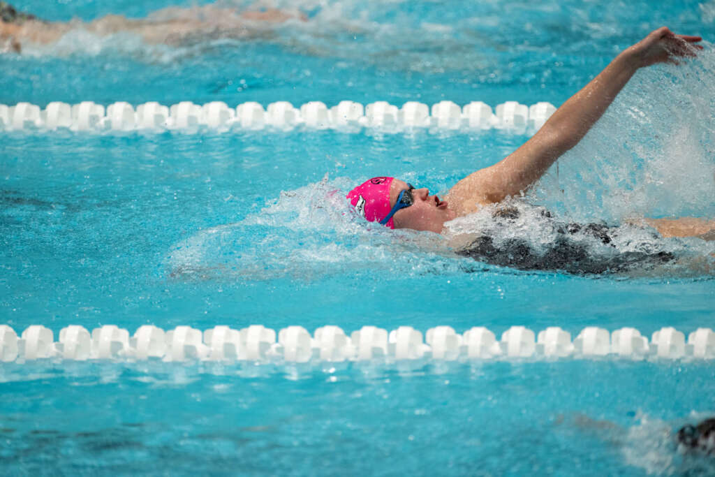 Hogs Battle Through Day 1 of Two-Day Meet in Texas