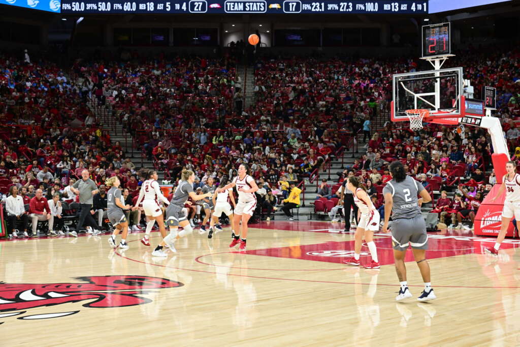 WBB Takes on No. 5 UCLA in Los Angeles