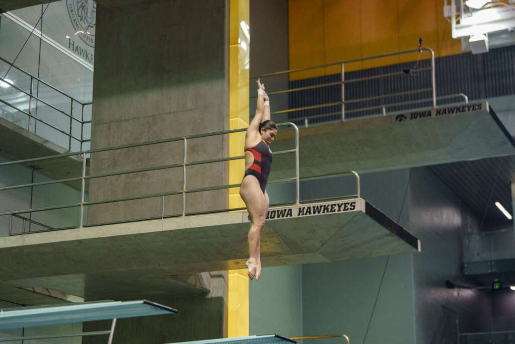 Maria Jose Sanchez Breaks Platform Record as Hogs Have Solid Swims