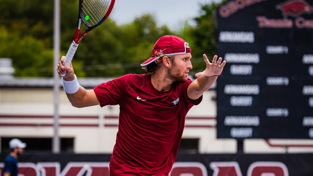 Razorbacks Open Spring Season with 6-1 Win over Hawaii