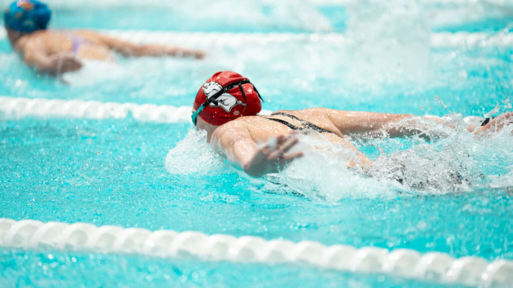 Razorbacks Swim to 12th-Place Finishes in Relays