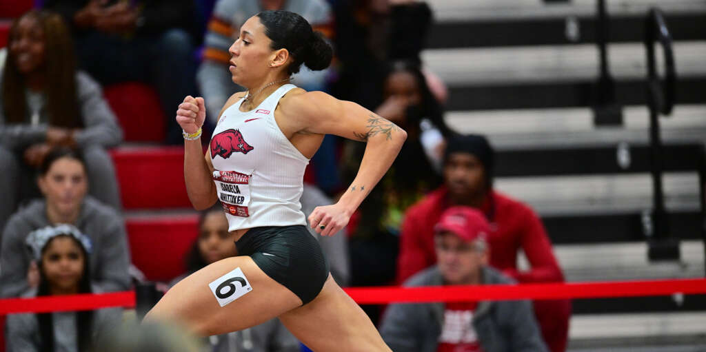 Whittaker, Robinson impress with wins at Razorback Invitational