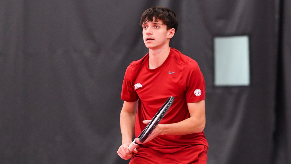 No. 37 Arkansas Falls to No. 22 Oklahoma, 6-1