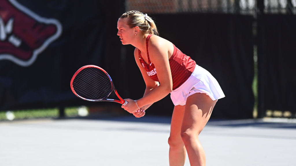 Arkansas Picks Up First SEC Win, Downs No. 69 Missouri, 4-1