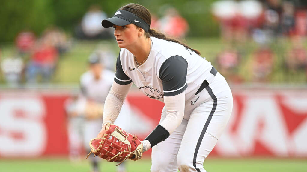 Ellis Named Top 10 Finalist For USA Softball Collegiate Player Of The Year