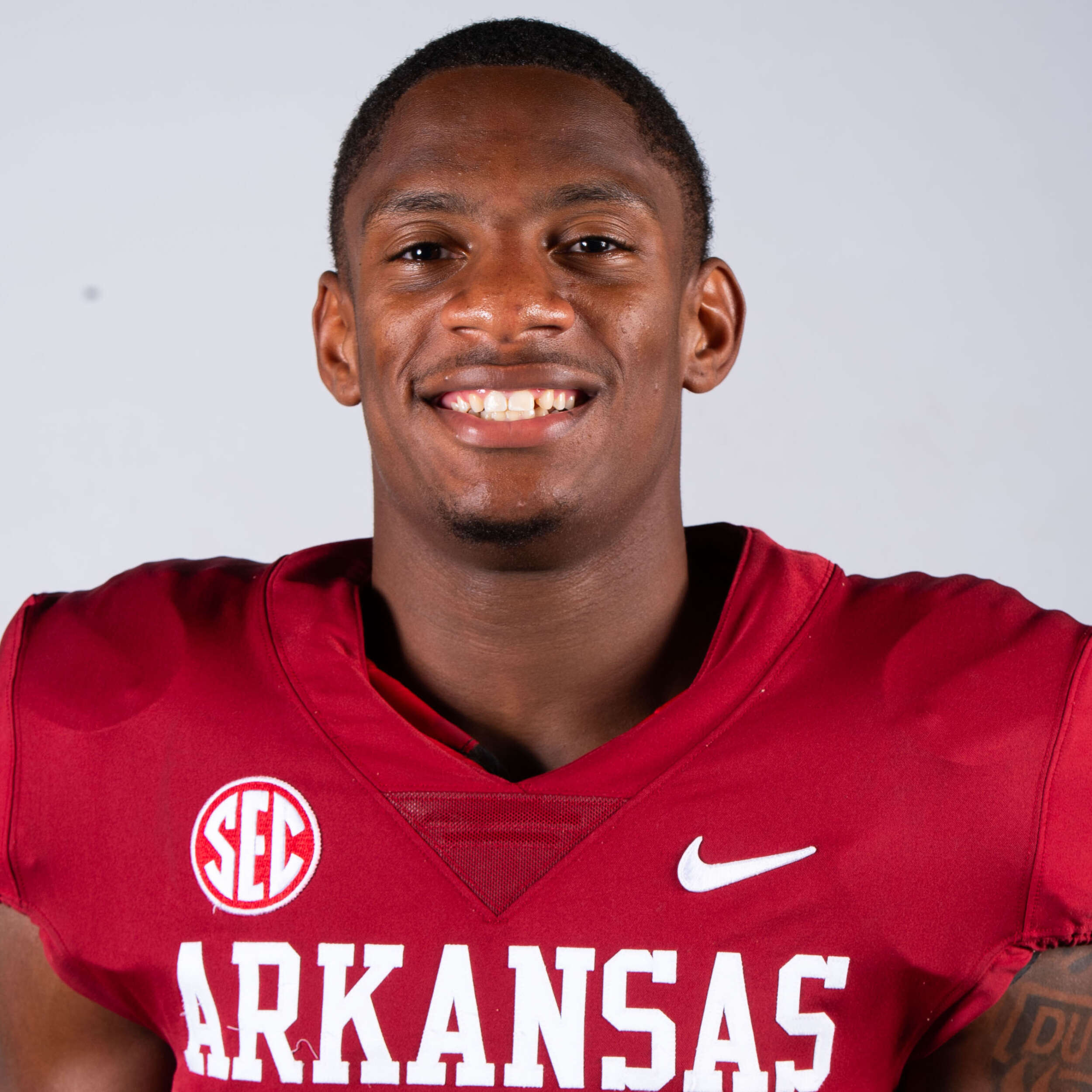 Larry Worth III - Football - Arkansas Razorbacks