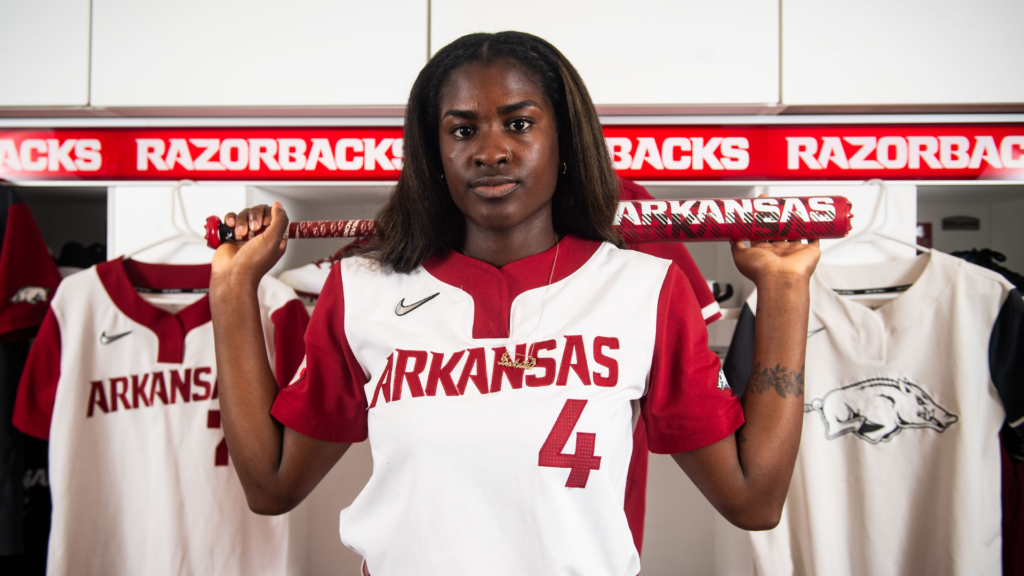 Razorbacks Sign Two-Time NFCA All-American Dakota Kennedy